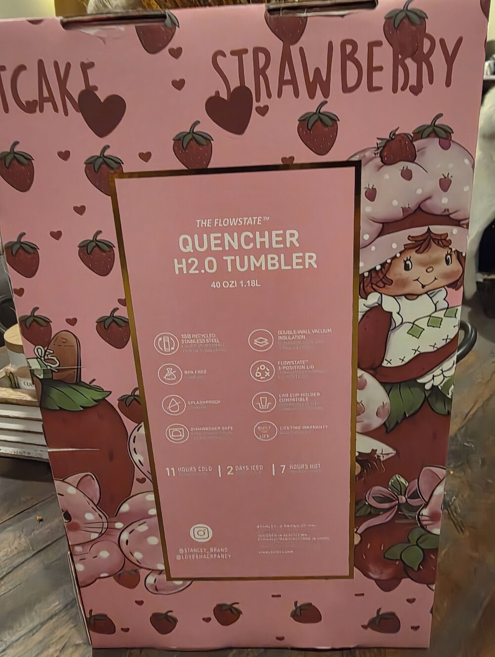 Stanley  Strawberry Shortcake Traveler Tumbler In Box & Dust Bag NWT - Picture 4 of 6